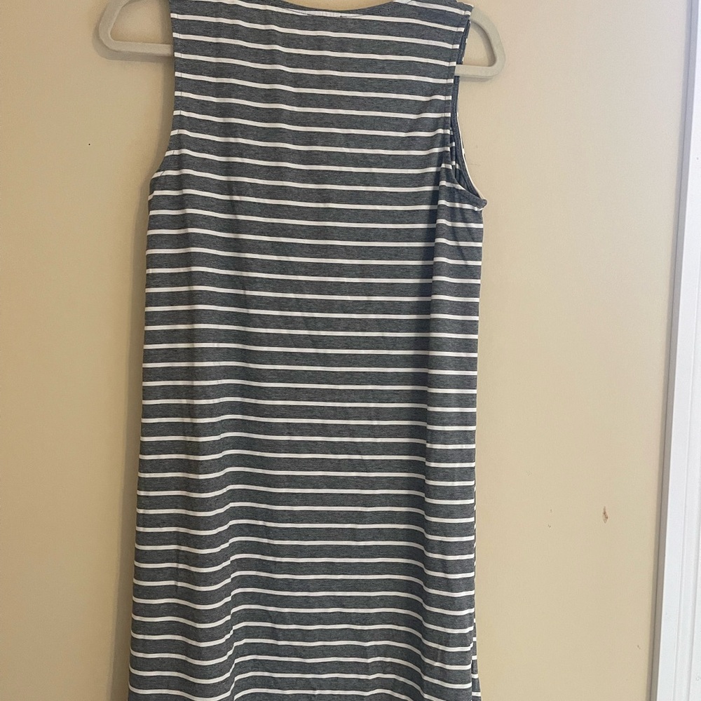 Hem & Thread Keyhole Large T-shirt Tank Top Style Dress Gray and White Size L - Picture 3 of 3